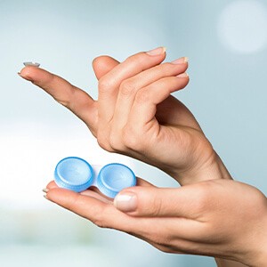 Best contacts for dry eyes