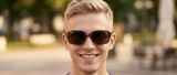 Ray-Ban RB4068 642/57 60 Male model front