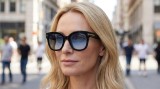 Tom Ford Beatrix-02 FT0613 01W 52 Generated image